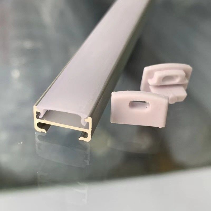 Van het LEIDENE van Ce RoHS van het de Dekkingsbeëindigen Aluminiumprofiel Lineaire Lichte Duidelijke Melkachtige de Kappenklemmen onder Kabinetsplank